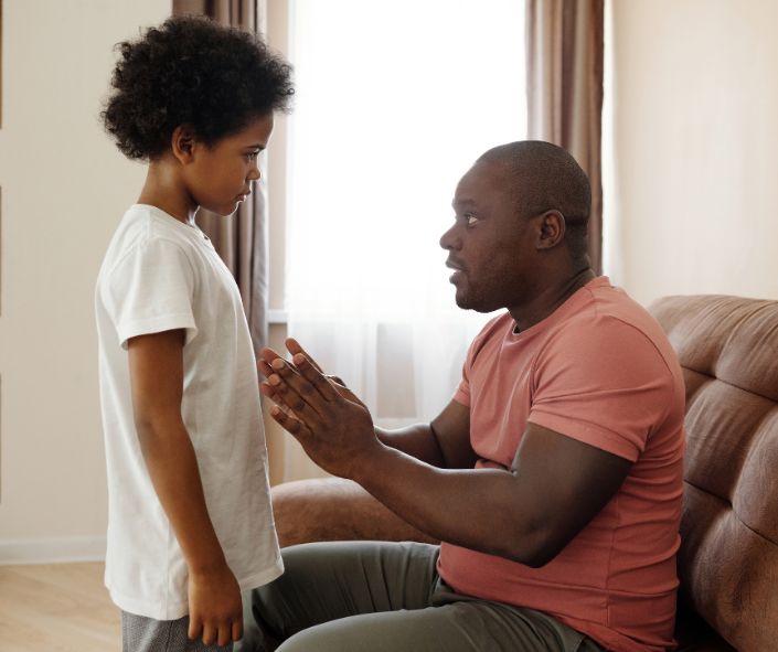 Parent et enfant qui écoute !